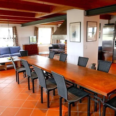 Holiday home Poppenbuell Thatched House Osterhever
