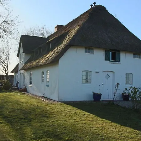 Holiday home Poppenbuell Thatched House Osterhever
